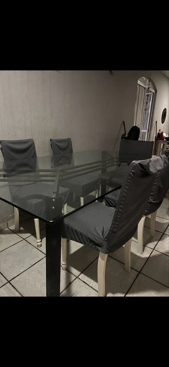 Vendo mesa de jantar, acompanha 4 cadeiras - Foto 2