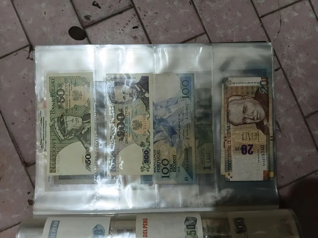 Coleção de cedulas e moedas - Foto 2