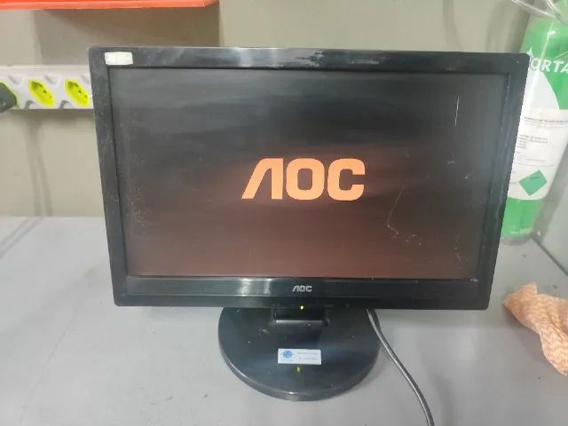 Monitor AOC 15,6? (Tela Escurecida) 