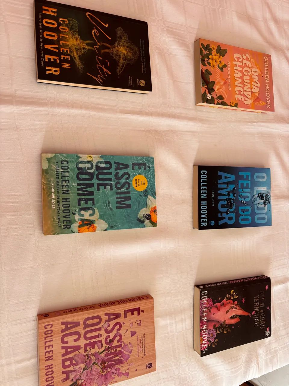 LIVRO DA COLLEN HOOVER - Foto 3