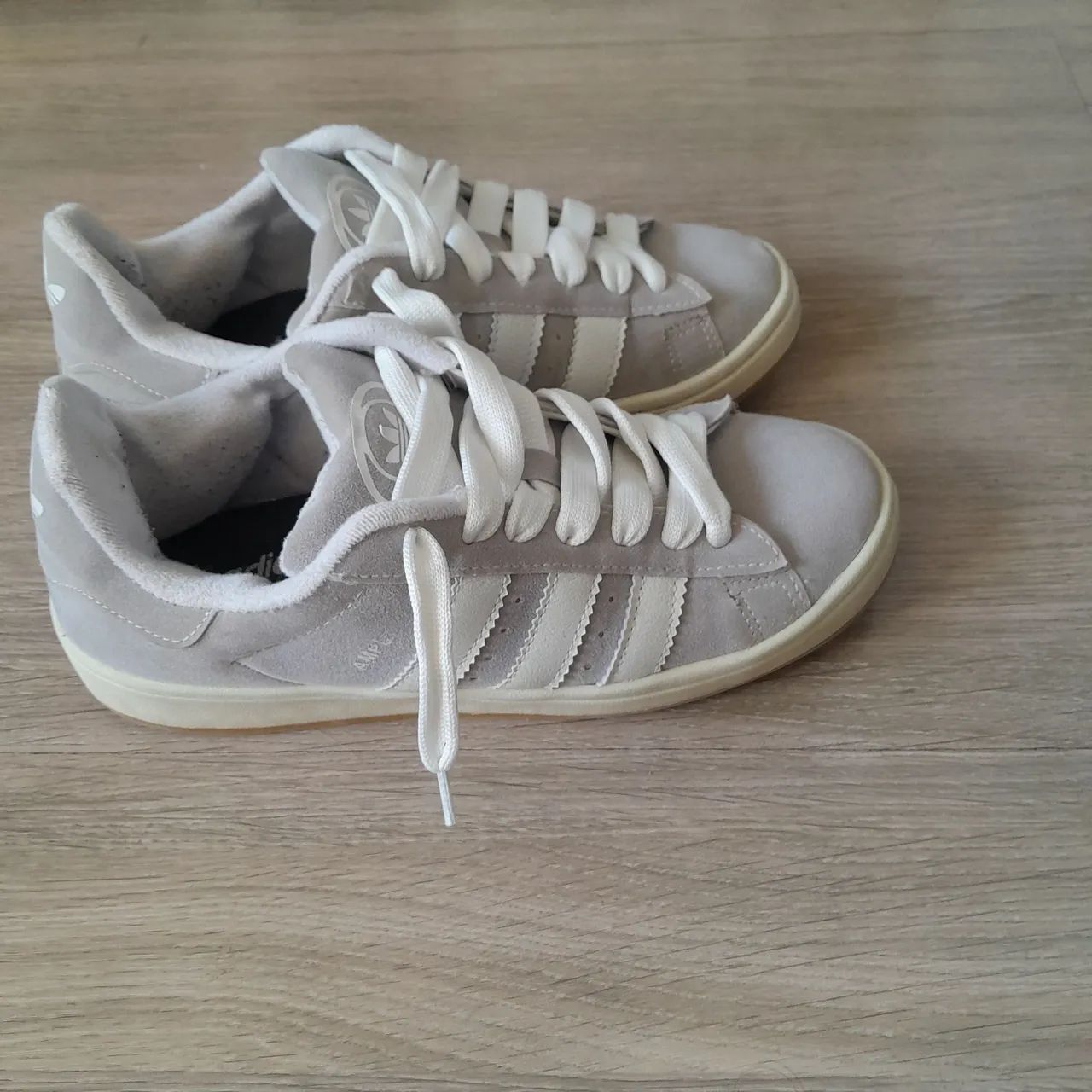 Tênis adidas