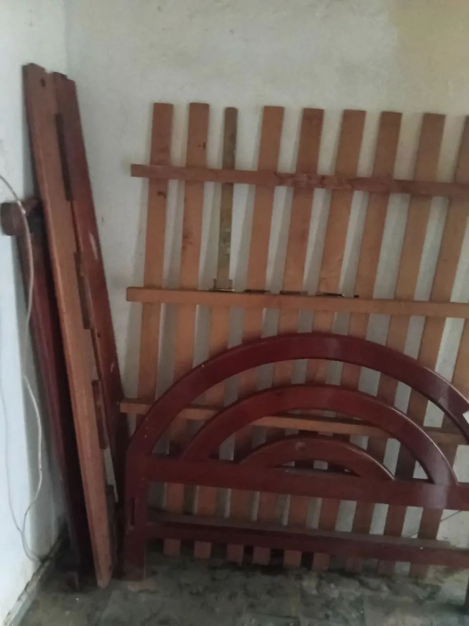 Cama de casal  antiga