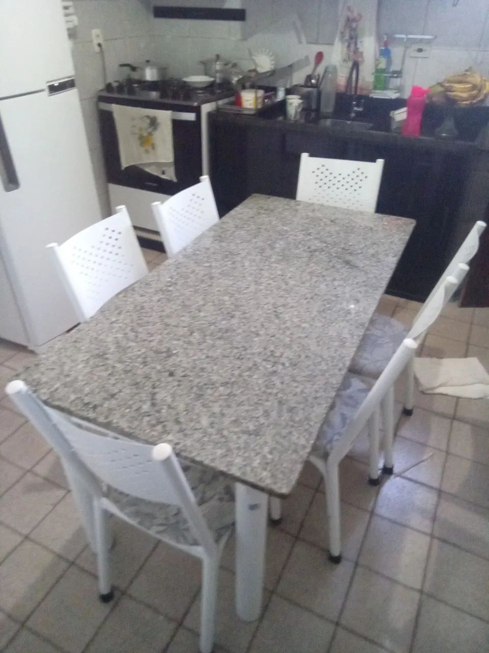 Mesa de coz8nha tampo de mármore 