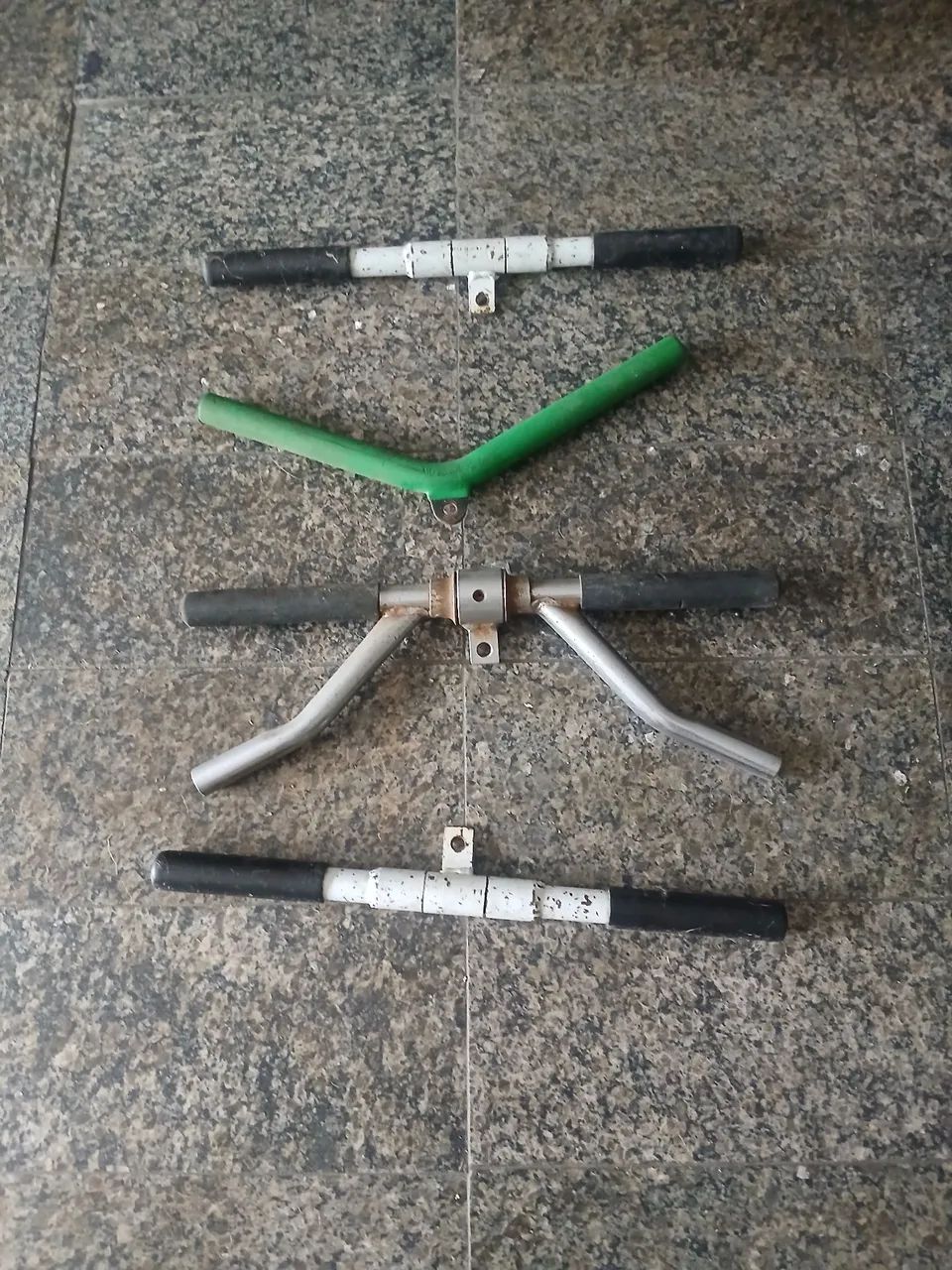 Barrinhas para polia ( biceps e triceps...)