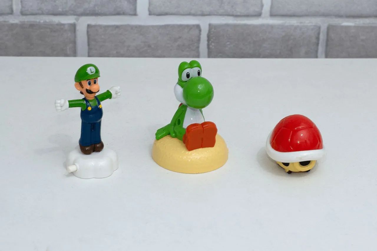kit com 3 brinquedos Mario Bross McDonalds