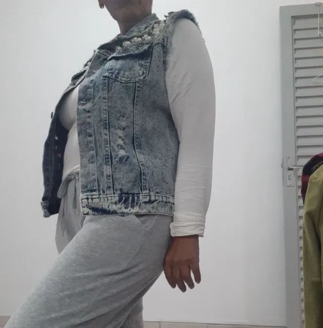 colete jeans com aplicação de perolas da bluelover - Foto 5