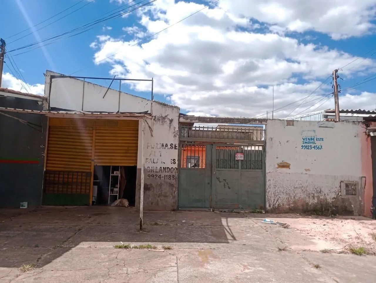 Vendo Casa em frente a estação de metrô  - Foto 2