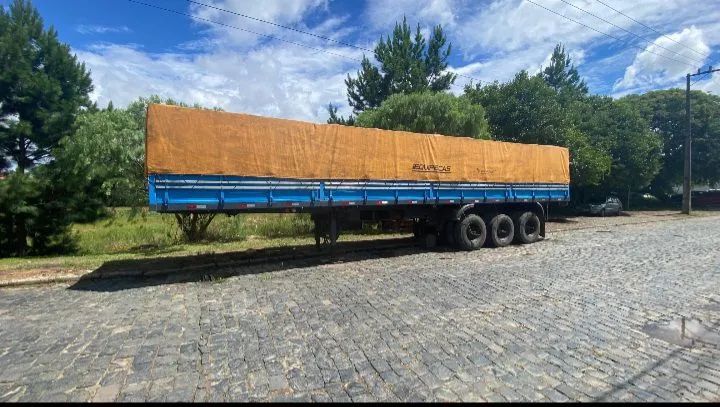 Carreta Ls graneleira ano 99