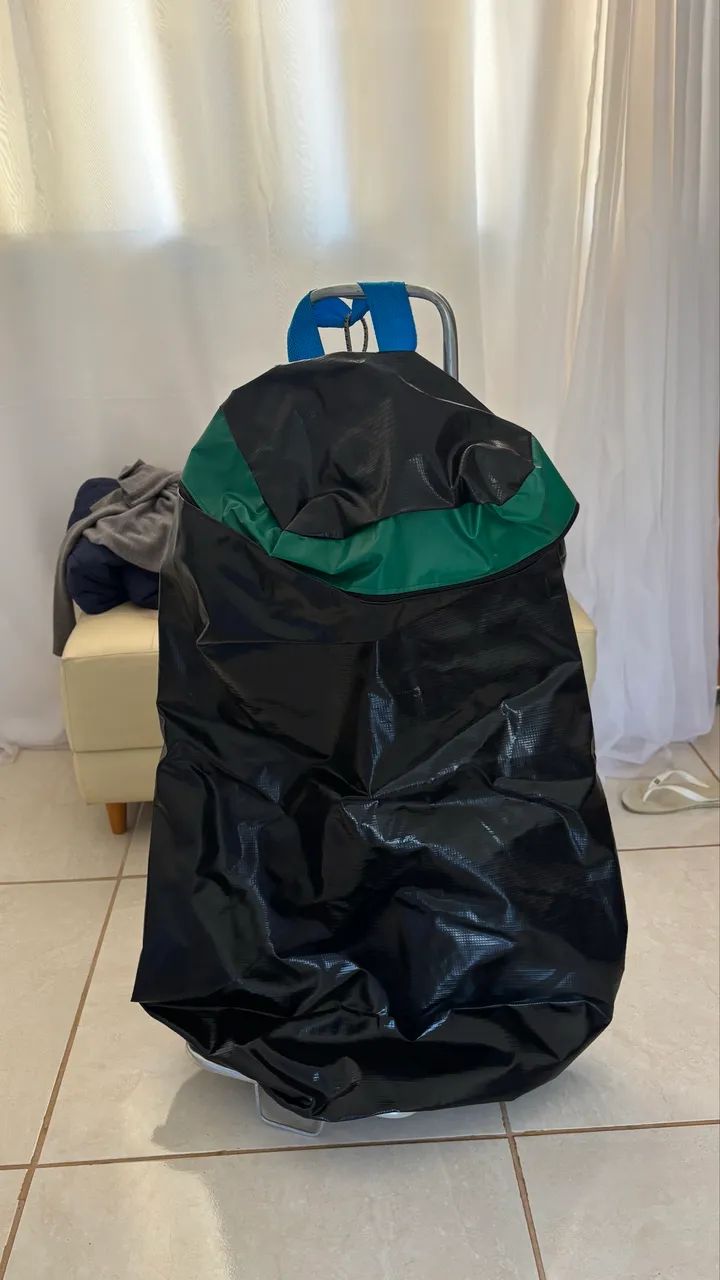 2 BOLSAS LONA IMPERMEÁVEL E CARRINHO REFORÇADO  - Foto 4