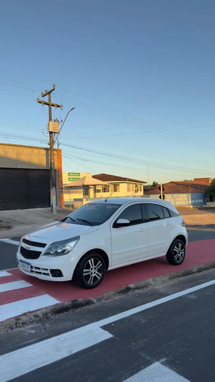 Chevrolet Agile LTZ 1.4 MPFI 8V FLEXPOWER 5P 2013