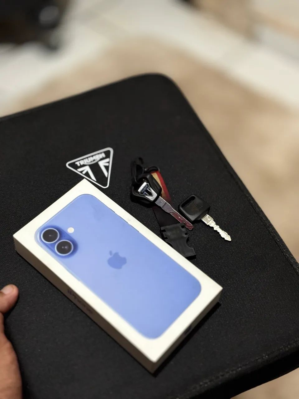 IPHONE 16 ULTRAMARINE 