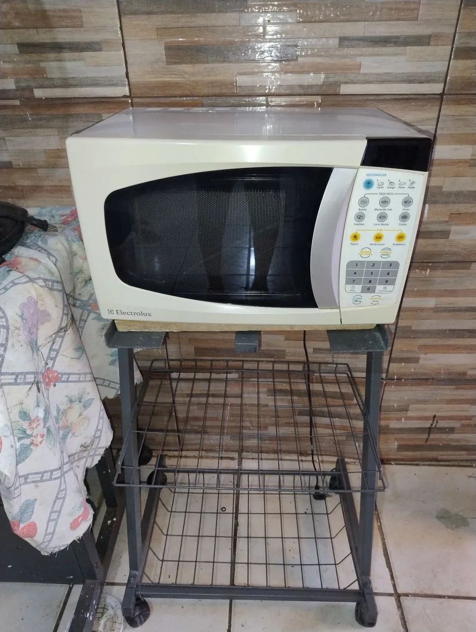 Microondas Eletrolux  já com nessa de ferro 