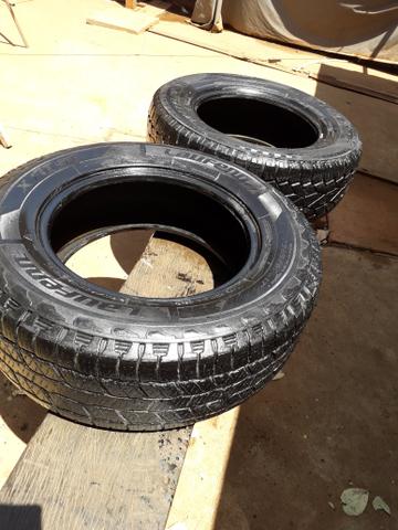 Vendo pneu para caminhonete aro 265/65.17