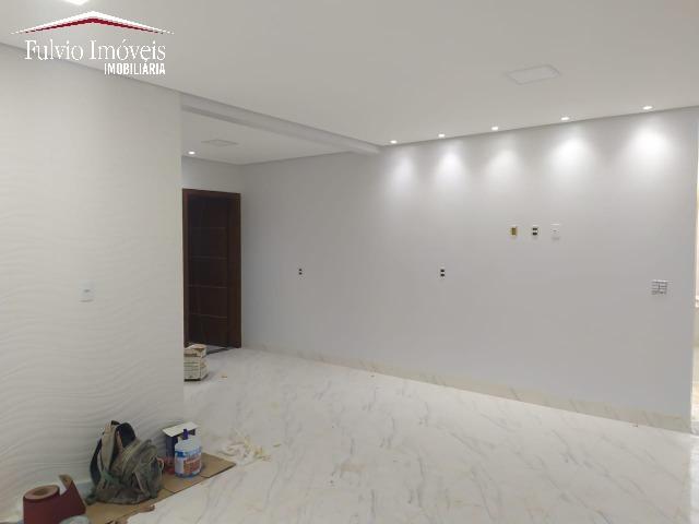 Casa exuberante de Alto Padrão com 02 suítes, 01 closet e churrasqueira - Foto 3