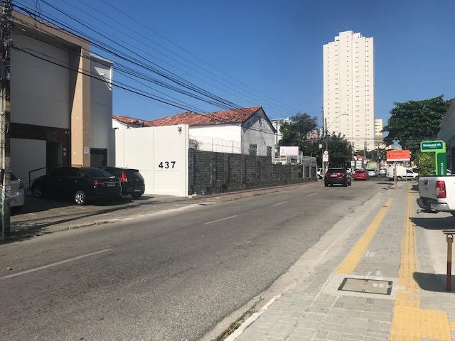 Alugo imóvel com 650m2 na R. Pinto Madeira 437 em frente a unimed - Foto 2