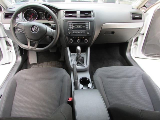 VOLKSWAGEN JETTA 2015/2016 2.0 TRENDLINE FLEX 4P TIPTRONIC - Foto 3