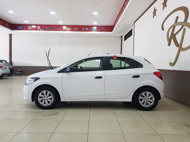 GM - Onix Joy 1.0 18/19 - Troco e Financio! - Foto 7