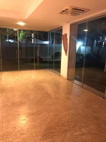 Excelente Casa de Cond. Fechado em Lagoa Nova de 4 suítes de 450m² e 4 Vagas de Garagem - Foto 7
