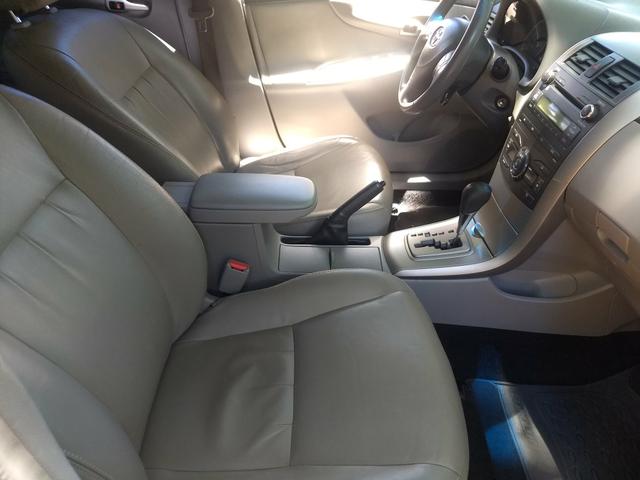 Corolla XEI automático 2010 com 101.706 mil km originais - Foto 14