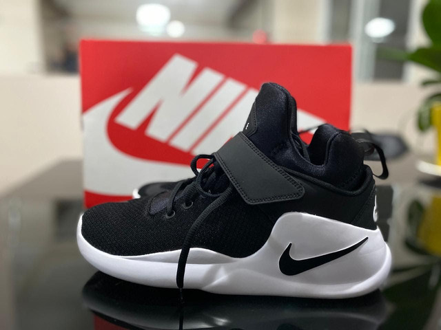 tênis nike kwazi basquete