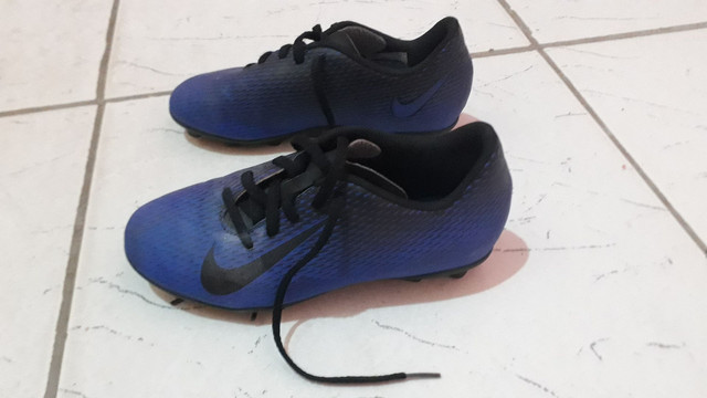 chuteira da nike numero 33