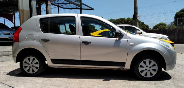 Sandero 1.0 completo 2011 - Foto 2