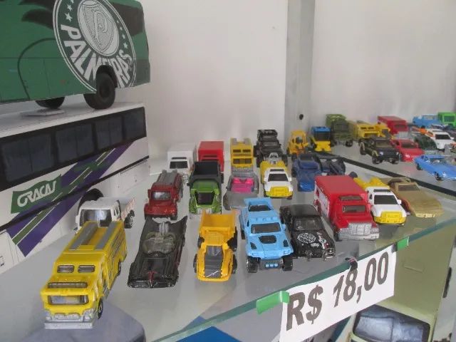 carros da hotwheels e matchibox a 18 reais a unidade - Foto 2