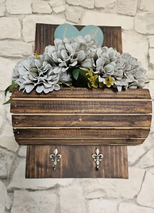 Floreira rústica com ganchinhos - Foto 4