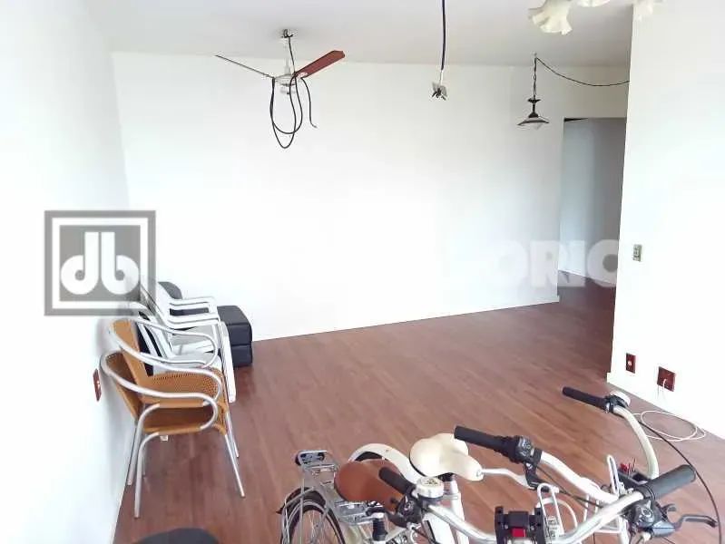 Pechincha 2 quartos com dependencia completa varandão! Vale a visita! - Foto 4