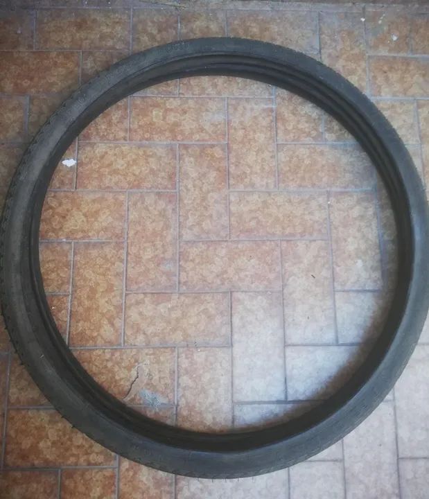 2 Pneus de bicicleta antiga  Aro 24 original Pirelli  selo branco