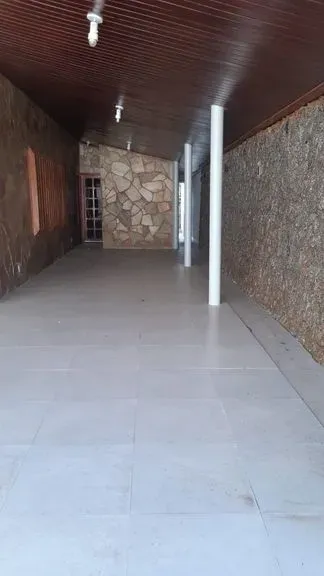 Casa com 6 Quarto(s) e 4 banheiro(s) para Alugar, 350 m² por R$ 3500 / Mês
