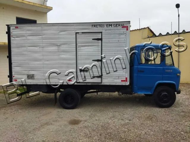 MB 608, ano 1979, Freio ar, Baú de 4.50 mts  - Foto 6