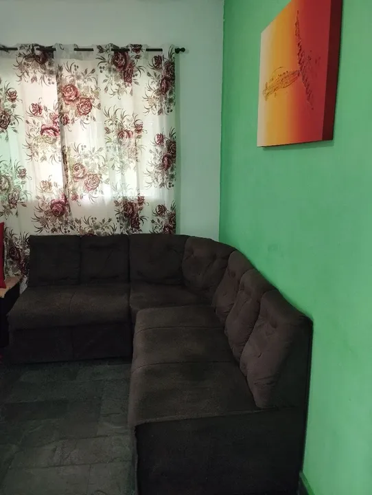Sofa de canto semi novo 1.90 por 1.60.