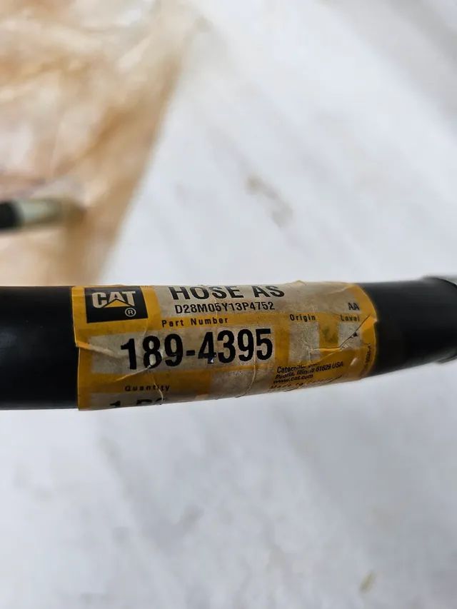 Pa carregadeira caterpillar  mangueira hidraulica nova original 1894395 - Foto 4