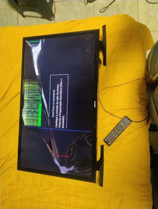 TV Samsung 32 polegadas com tela quebrada - Foto 2