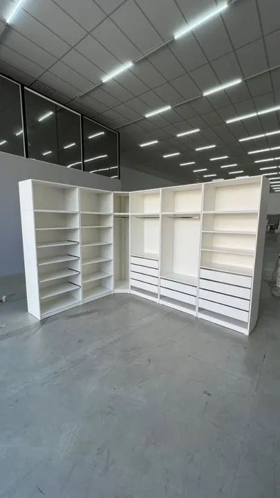CLOSET PRATELEIRA + SAPATEIRA + CANTO CABIDEIRO E CABIDEIROS MDF 