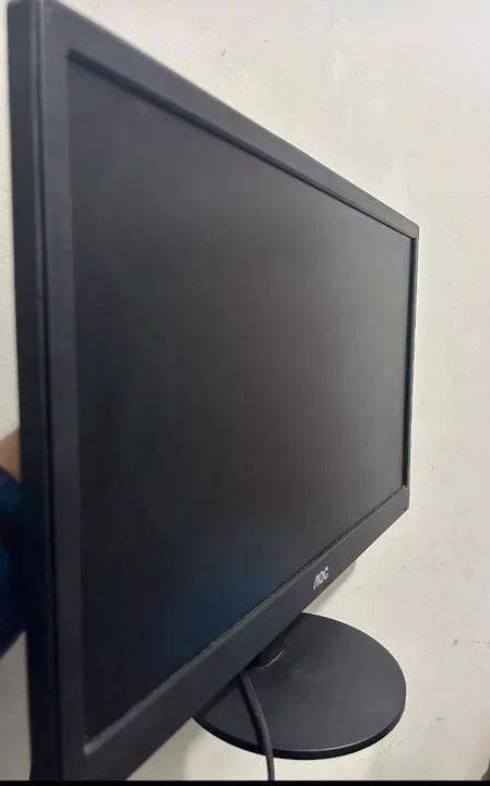 Monitor AOC de 19 polegadas saída VGA