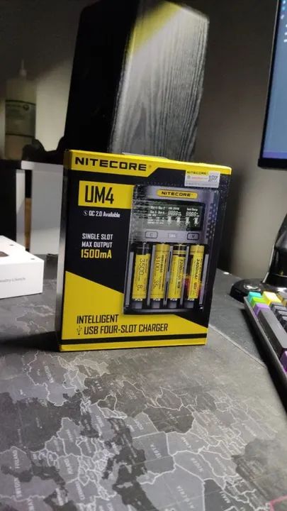 Carregador de Bateria/Pilha Nitecore UM4 - 4 Slots - Foto 2
