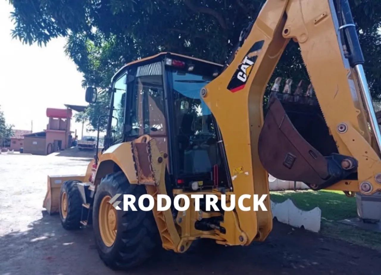 Retroescavadeira Caterpillar 416F2 2017 - Foto 3