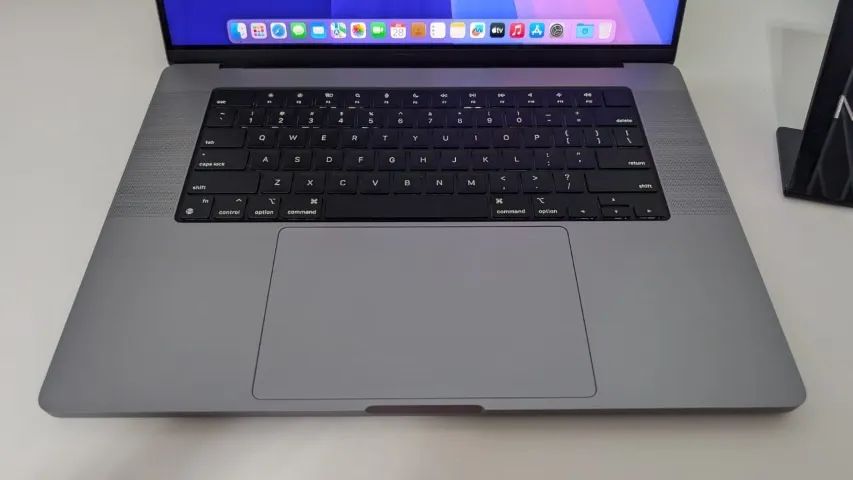 MacBook Pro Max M2 Max, 32gb, 1tb, 38GPU, 49 ciclos. 16