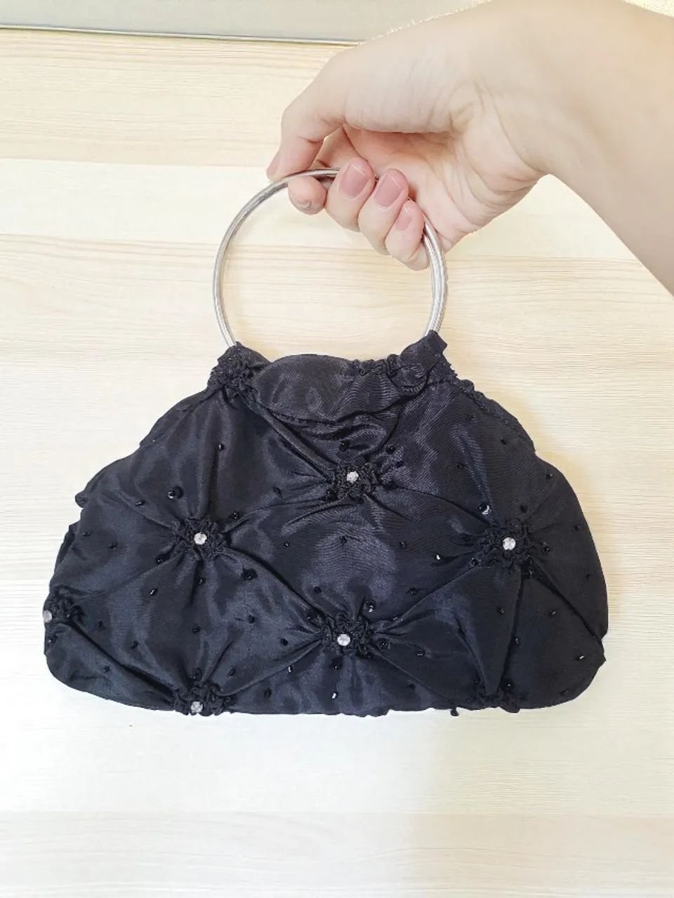 Bolsa com pedrarias preta