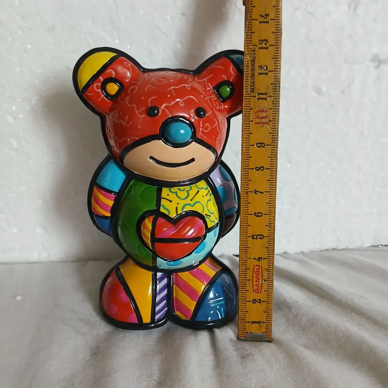 Estatueta Romero Britto 434735930242519041