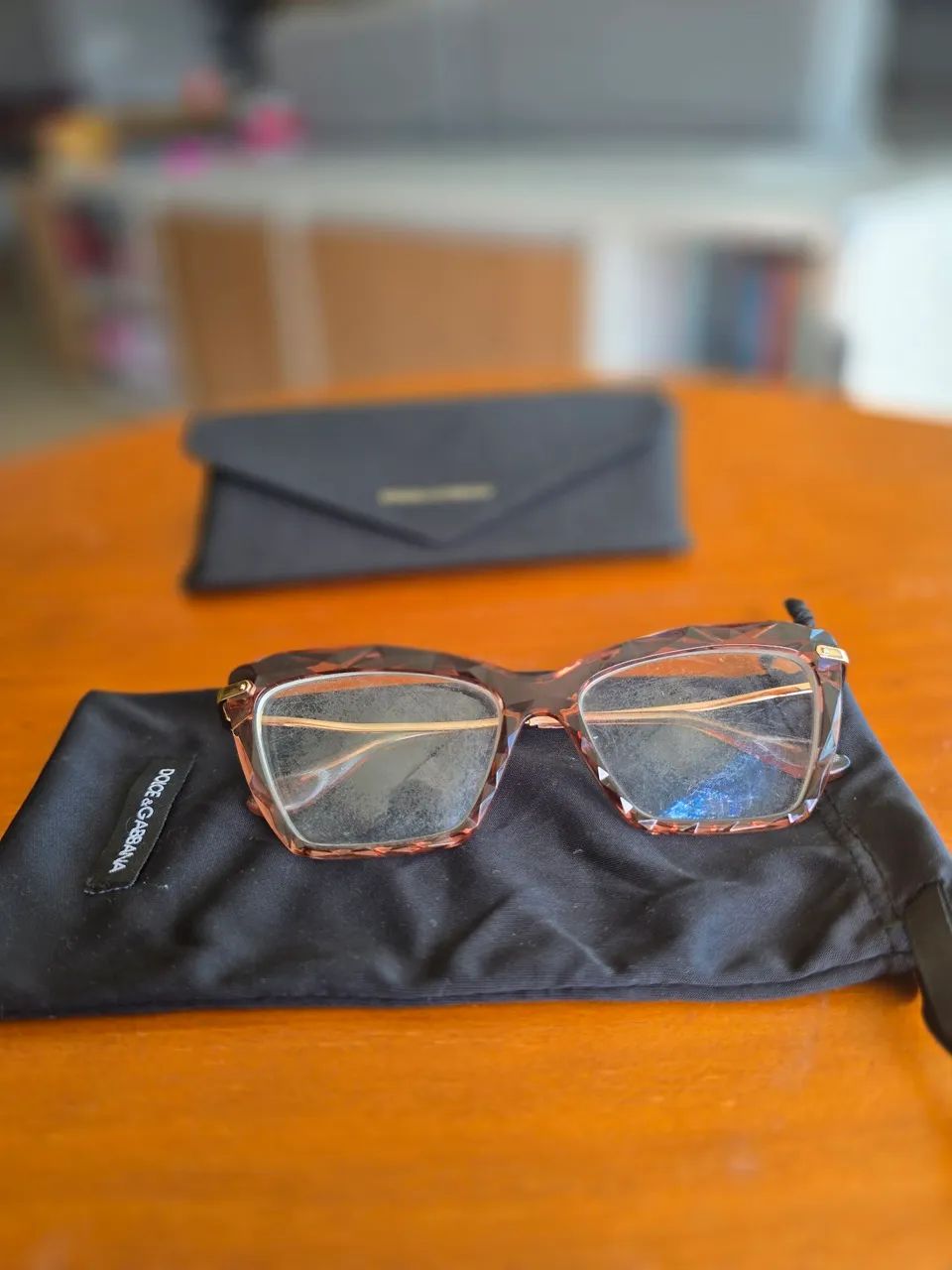 Óculos Dolce & Gabbana - Elegância e Estilo!