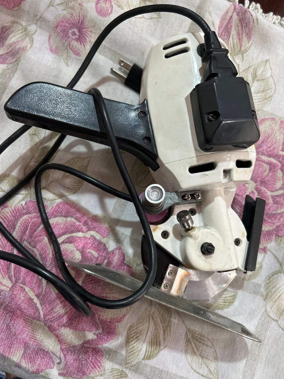 Máquina de cortar tecido  - Foto 3