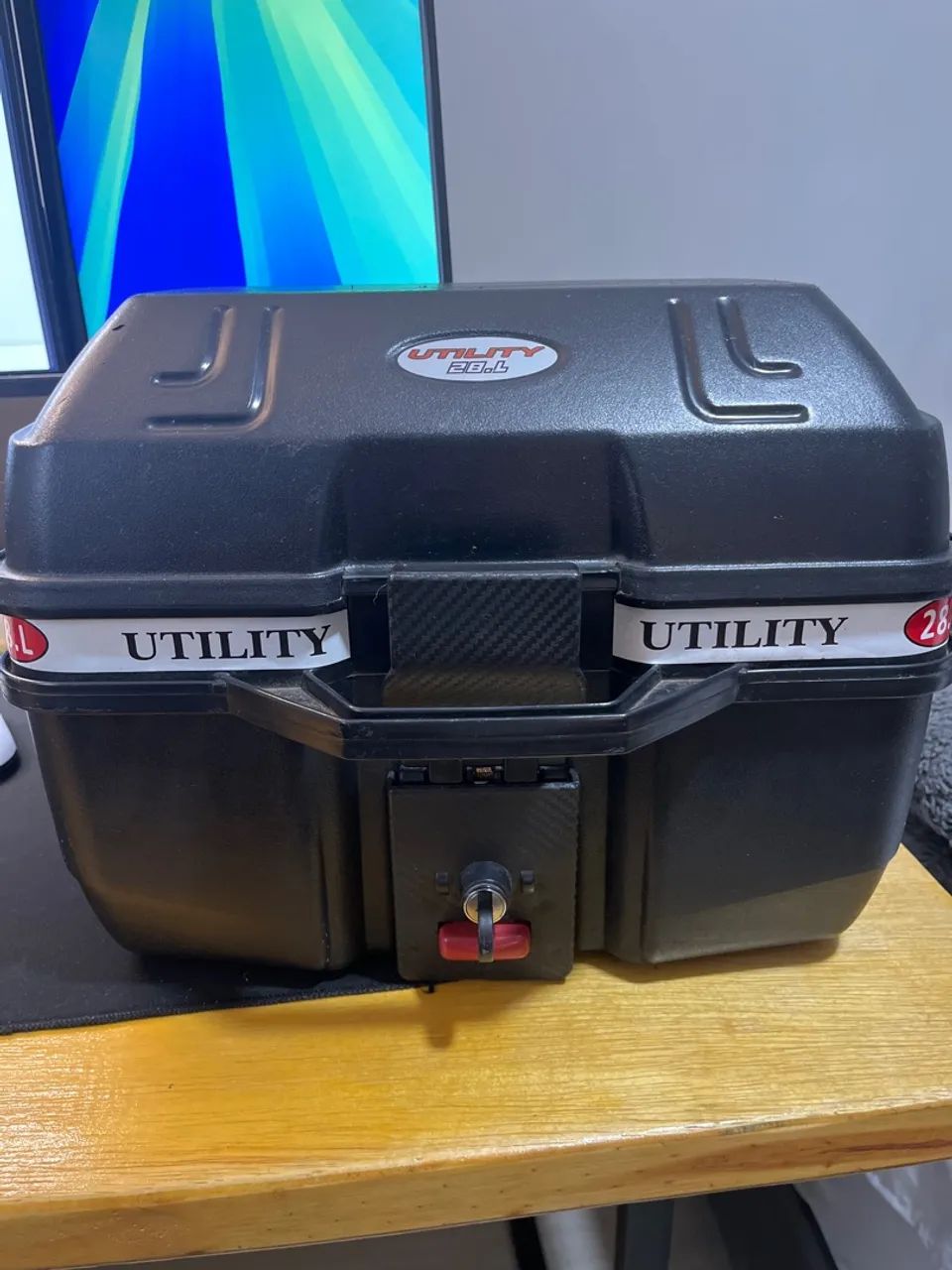 Baú 28L + Suporte baú bagageiro
