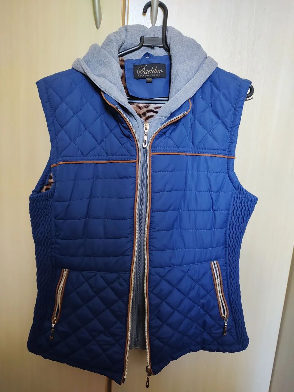 Colete Feminino Azul com Capuz - Foto 4