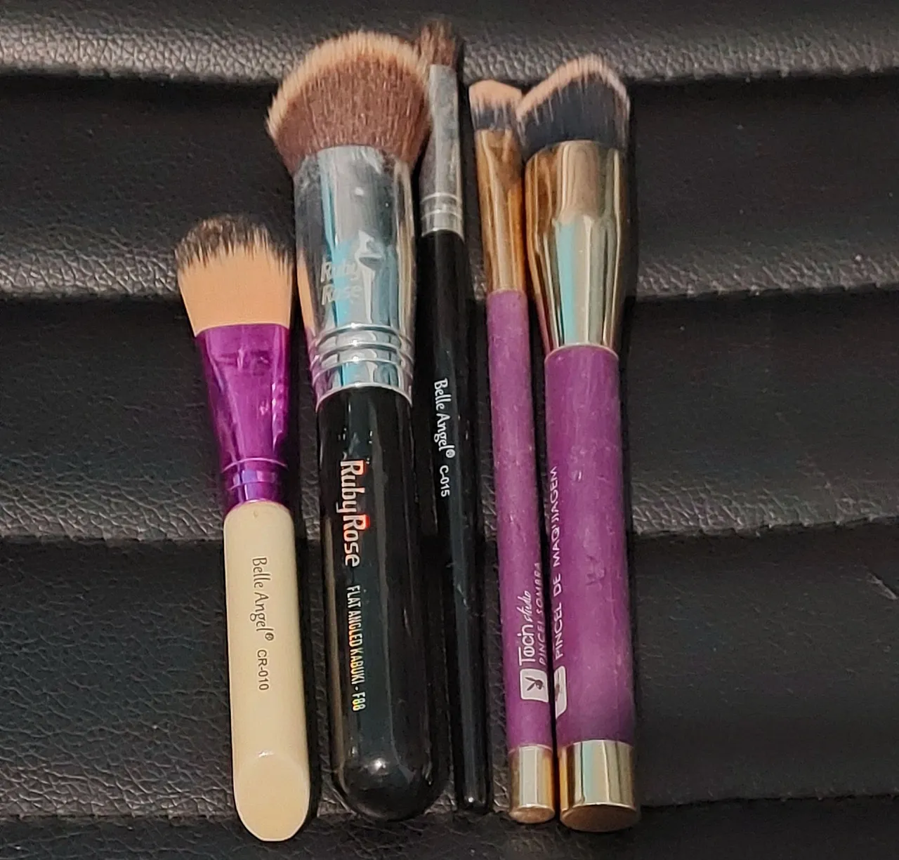 Kit com 5 Pincéis de Maquiagem Ruby Rose Belle Angel Toch Studio