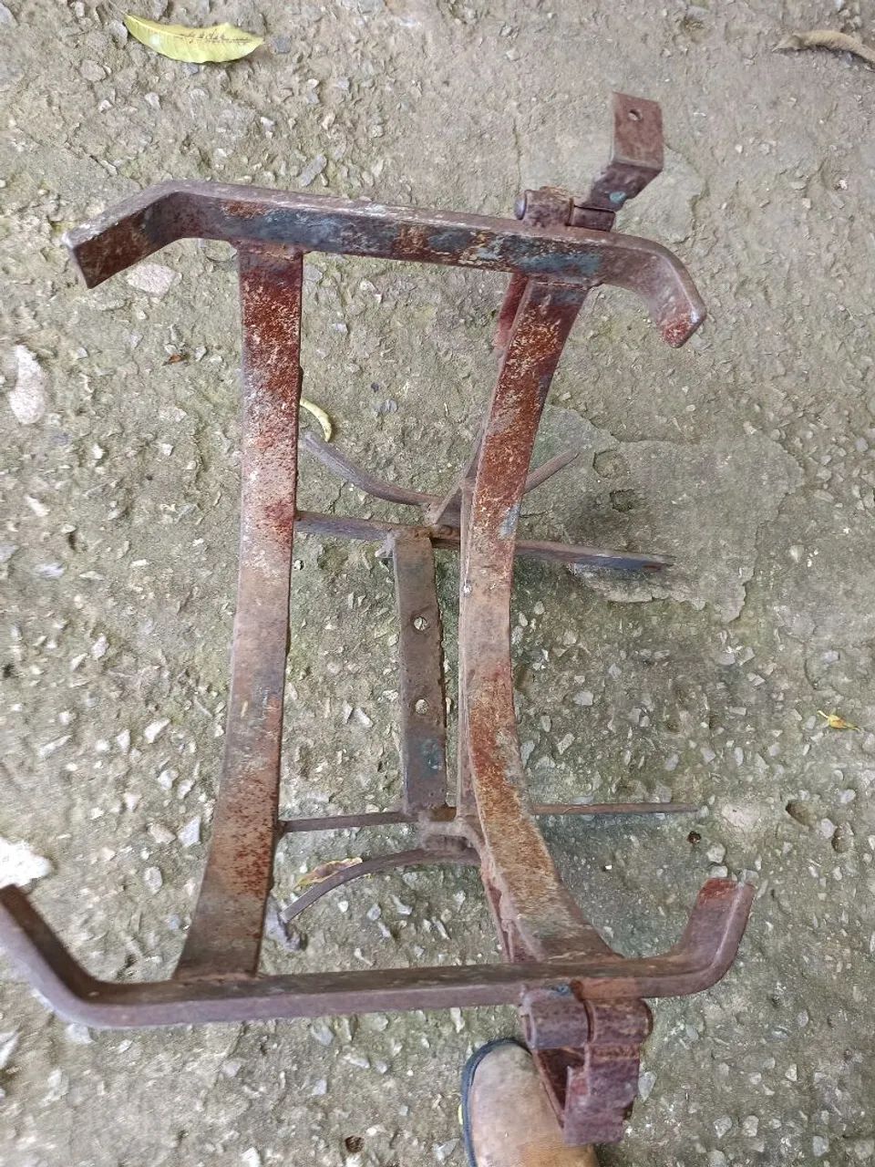 Gaiola suporte de transporte de botijões para moto - Foto 5