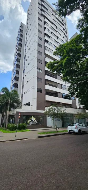 Apartamento no Ed. Monjardim, Zona 03