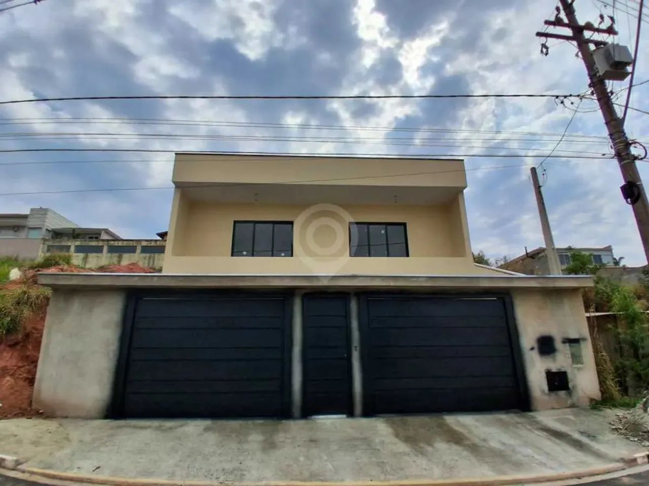 Casa de rua : / Residencial / Sitio Santana